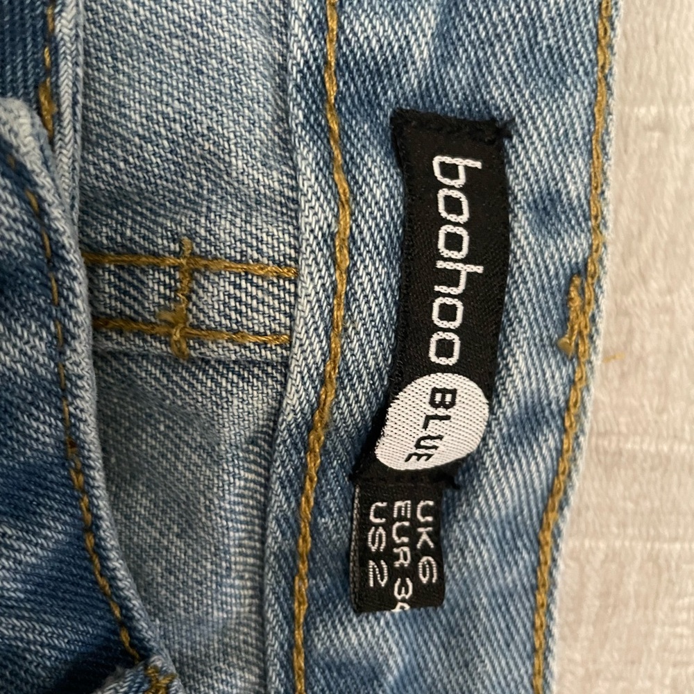 Boohoo‎ Light Wash Denim Skirt - Picture 3 of 6